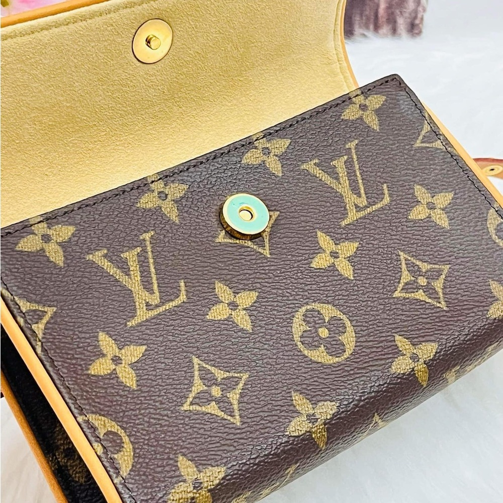 Louis Vuitton Florentine Belt Bag - Picture 10 of 12